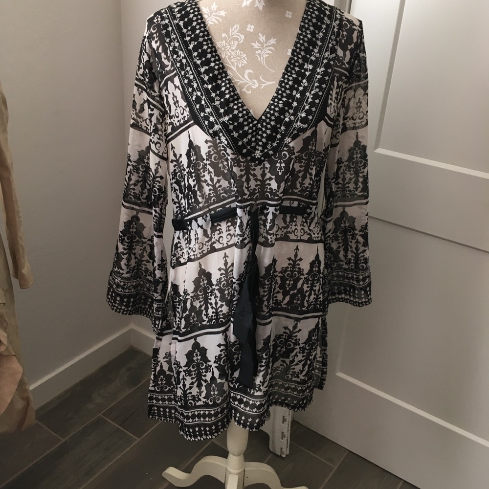 Black & White top